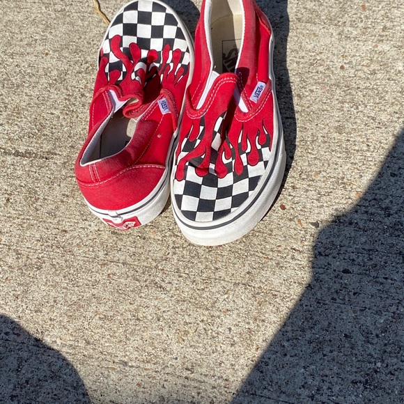 Vans - Picture 5 of 10
